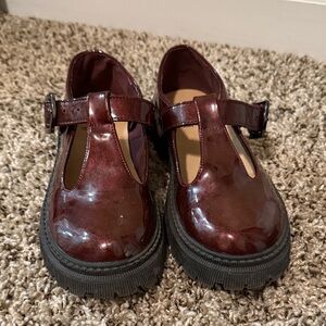 Daisy Fuentes Glossy Maroon Kids Dress Shoes